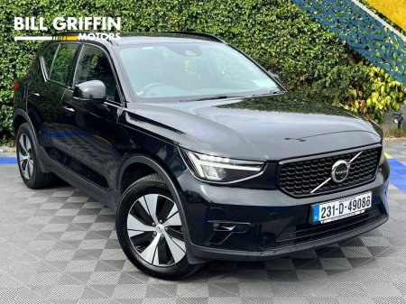 2023 Volvo XC40 T4 PLUS RECHARGE 1.5 HYBRID // HEATED SEATS // APPLE CARPLAY/ANDROID AUTO// DIAMOND CUT ALLOYS