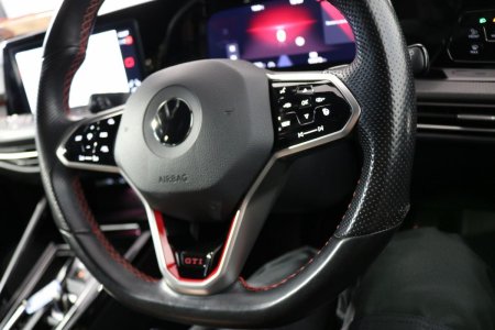 2023 Volkswagen Golf - photo 16
