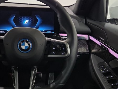 2024 BMW 5-Series - photo 18