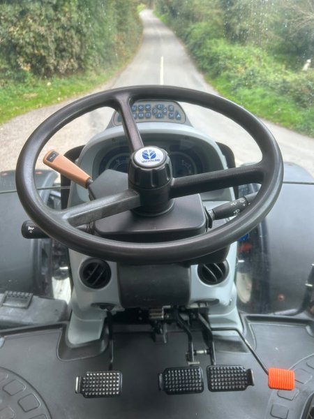 2008 New Holland T6080 - photo 17
