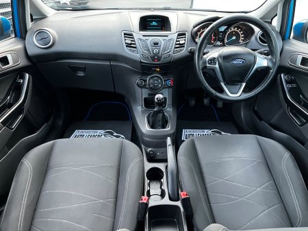 2015 Ford Fiesta - photo 11