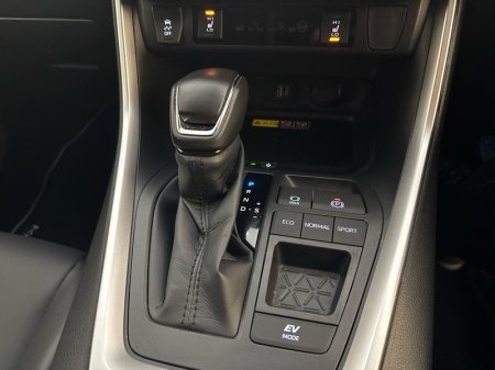 2025 Toyota RAV4 - photo 16