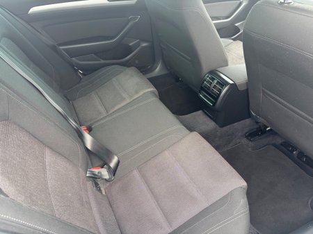 2017 Volkswagen Passat - photo 16