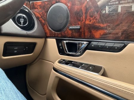 2015 Jaguar XJ - photo 11