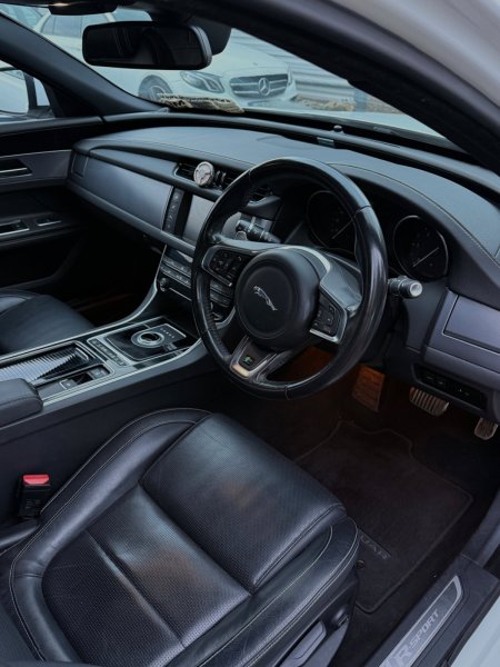 2018 Jaguar XF - photo 25