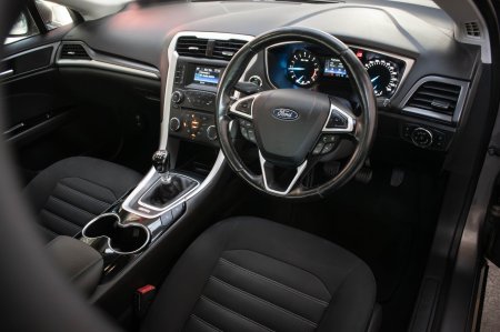 2016 Ford Mondeo - photo 11