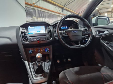 2018 Ford Focus - photo 21