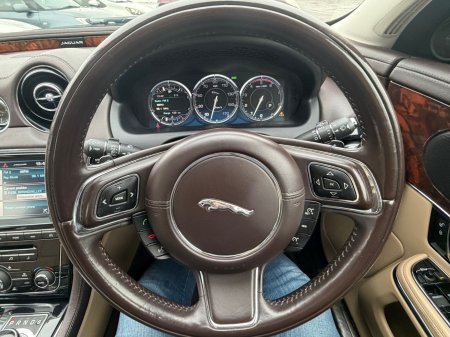 2015 Jaguar XJ - photo 9
