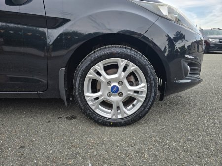 2014 Ford Fiesta - photo 16
