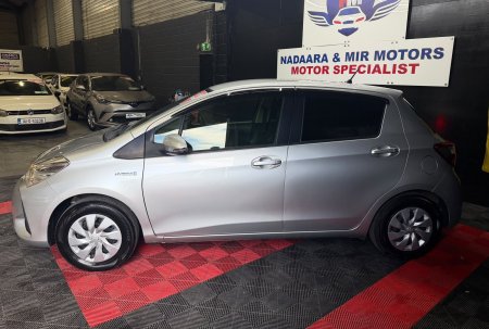 2017 Toyota Vitz - photo 15