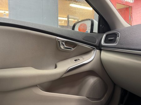 2018 Volvo V40 - photo 16