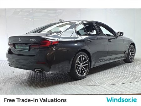 2022 BMW 5-Series - photo 2