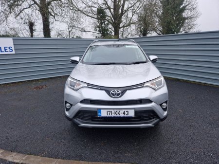2017 Toyota RAV4 - photo 2