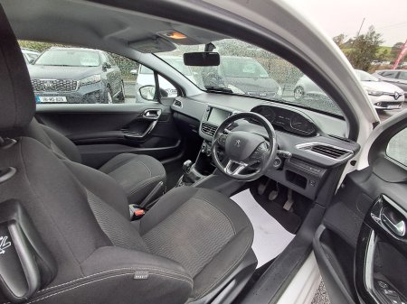 2017 Peugeot 208 - photo 10