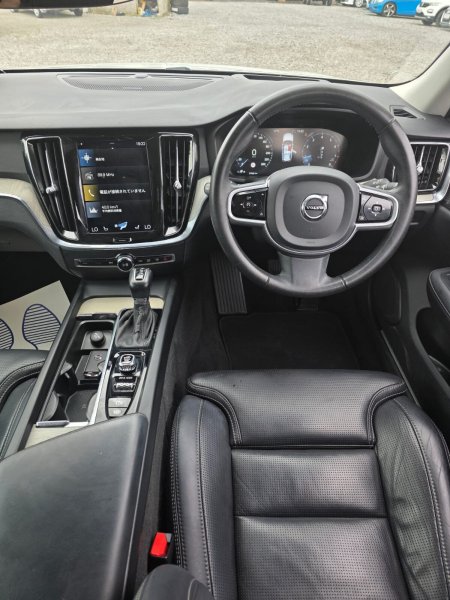 2020 Volvo V60 - photo 12
