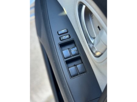 2015 Toyota Avensis - photo 17