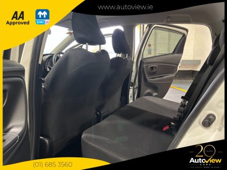 2017 Toyota Vitz - photo 15