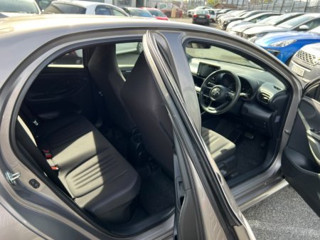 2021 Toyota Yaris - photo 11