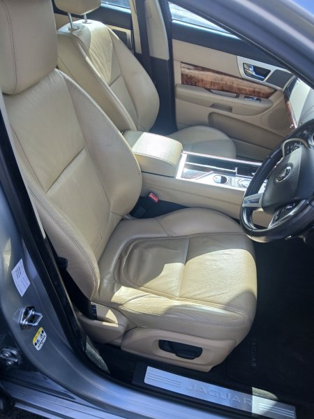 2015 Jaguar XF - photo 6