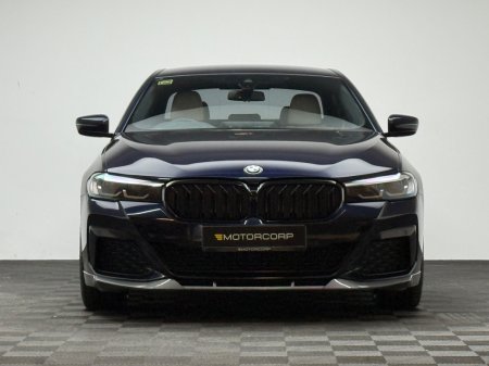 2022 BMW 5-Series - photo 2