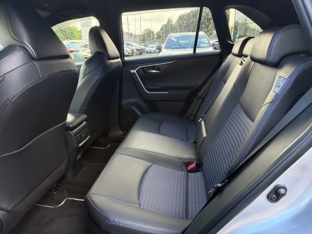 2025 Toyota RAV4 - photo 7