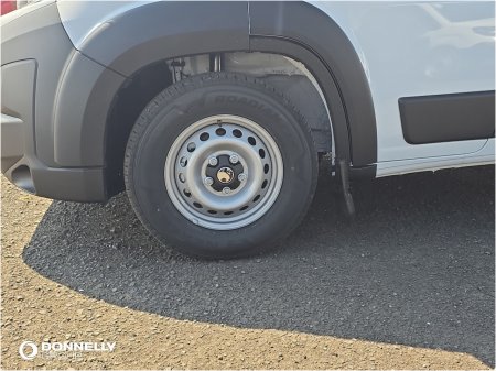 2026 Vauxhall Movano - photo 8