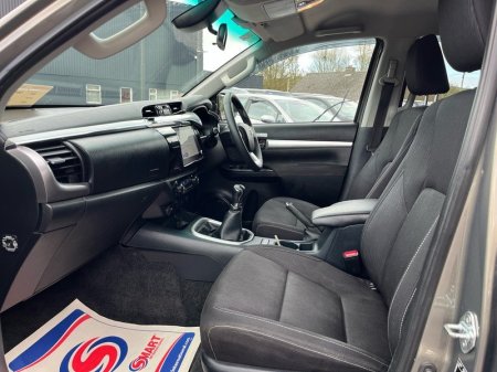 2025 Toyota Hilux - photo 6