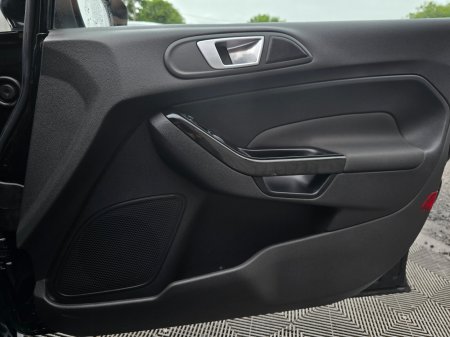 2017 Ford Fiesta - photo 16