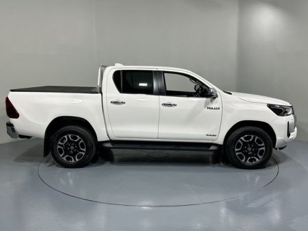 2023 Toyota Hilux - photo 8