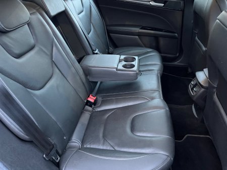 2020 Ford Mondeo - photo 8