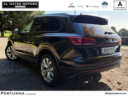 2019 Volkswagen Touareg - photo 3