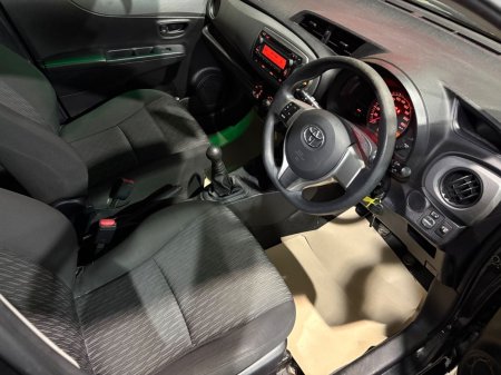 2014 Toyota Yaris - photo 3