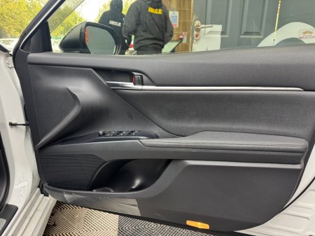 2019 Toyota Camry - photo 17