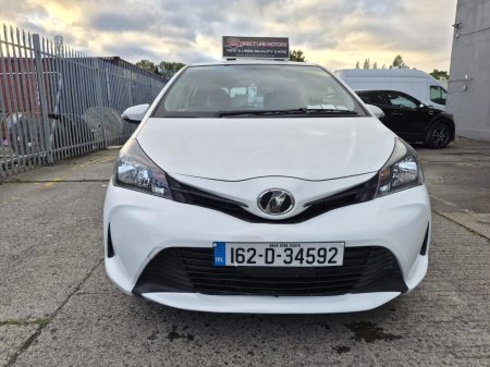 2016 Toyota Vitz - photo 2