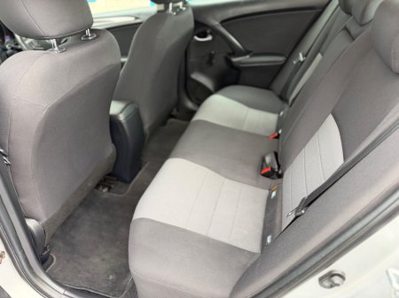 2016 Toyota Avensis - photo 10