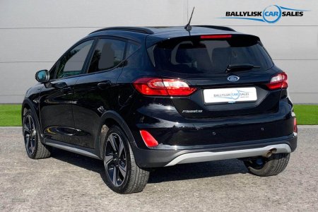 2023 Ford Fiesta - photo 2
