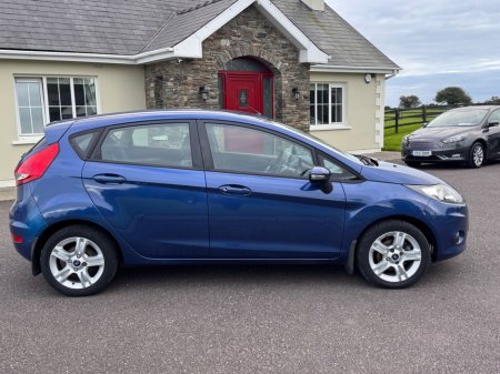 2010 Ford Fiesta - photo 3