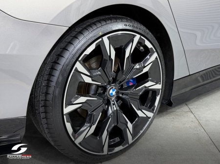 2024 BMW 5-Series - photo 10