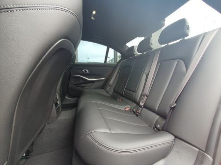 2026 BMW 3-Series - photo 22