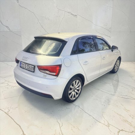 2015 Audi A1 - photo 2