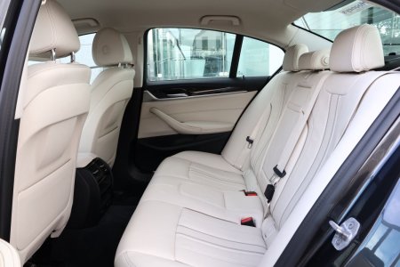 2021 BMW 5-Series - photo 18