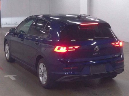 2021 Volkswagen Golf - photo 2