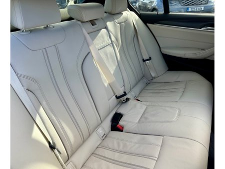2022 BMW 5-Series - photo 16