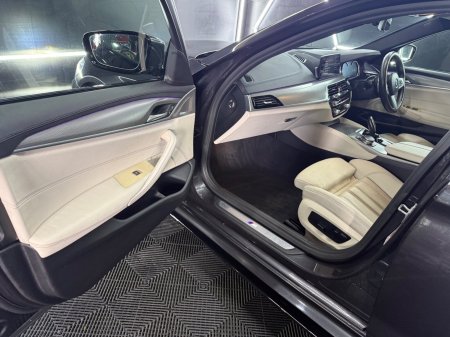 2017 BMW 5-Series - photo 17