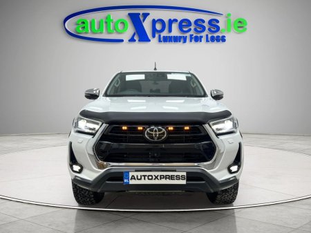 2023 Toyota Hilux - photo 3