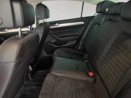 2018 Volkswagen Passat - photo 16
