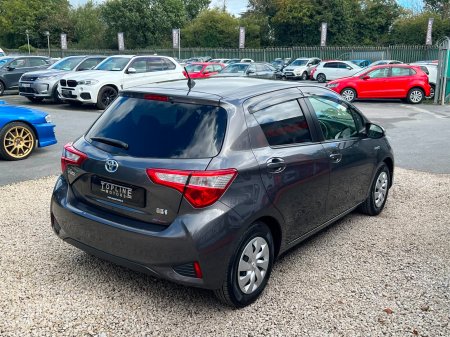 2018 Toyota Vitz - photo 5