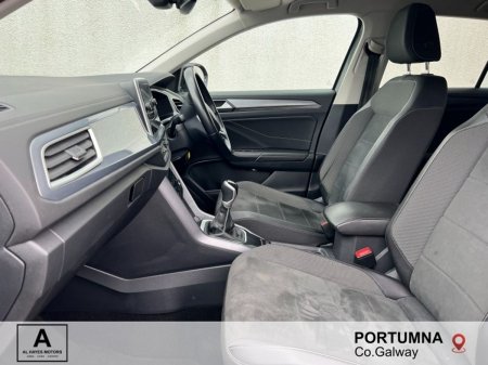 2022 Volkswagen T-Roc - photo 3