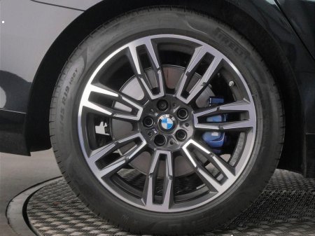 2025 BMW 5-Series - photo 14