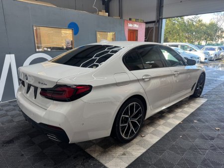 2021 BMW 5-Series - photo 3